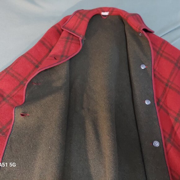 Vintage Cape - Picture 2 of 4